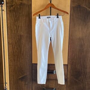 Women's DL1961 White Jeans. Never worn!